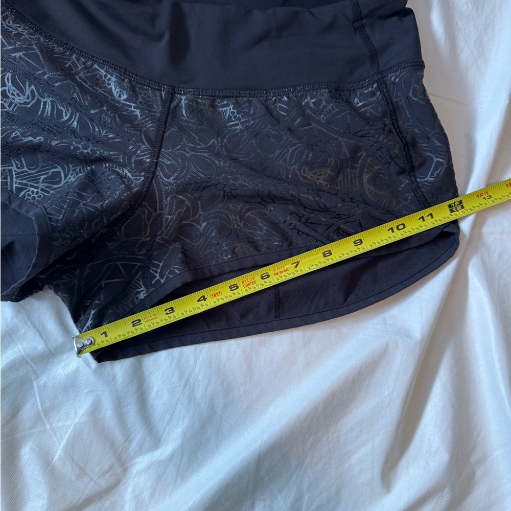 Lululemon Black Patterned Athletic Running Shorts… - image 3